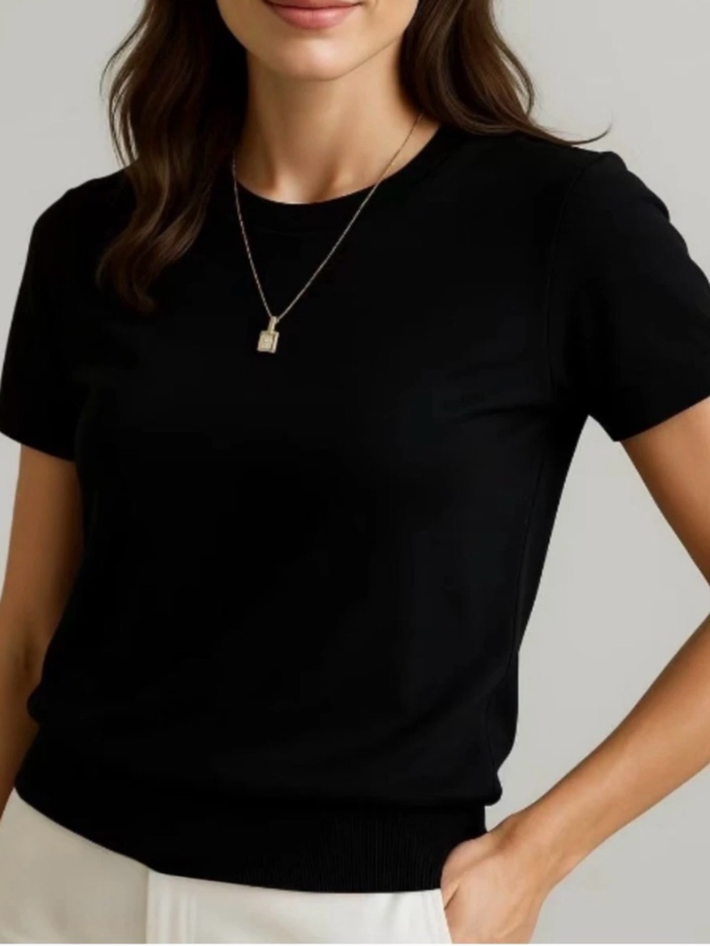 NWT Women’s Crew Neck Short Sleeve Sweater, Black Size S